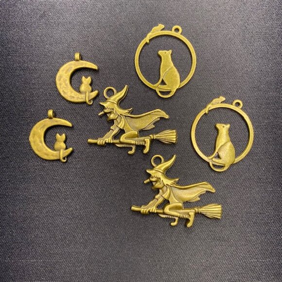 Halloween Witch Themed Charms Pendants 21pc Set - Picture 3 of 4